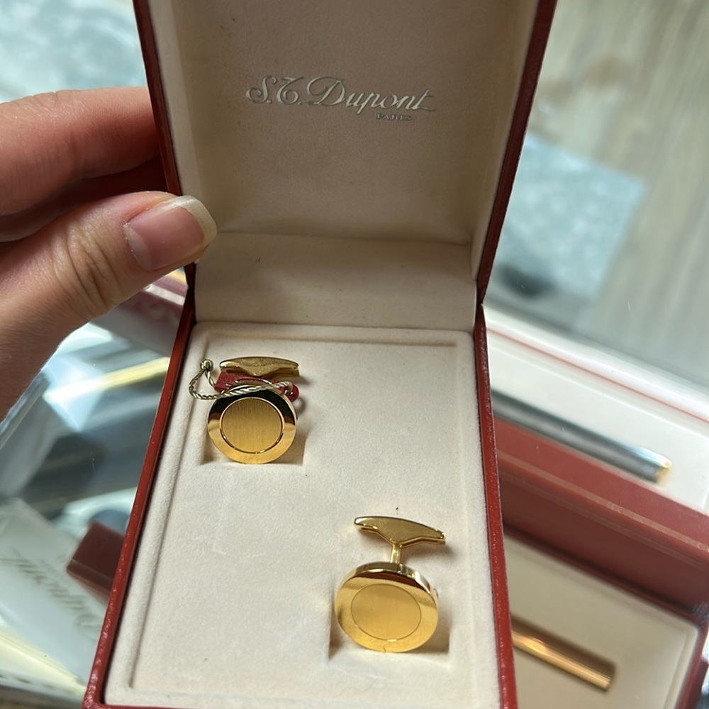 Brand new ST DuPont cuff links